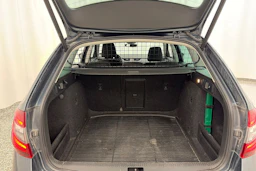 Harmaa Skoda OCTAVIA 2019 kuva 11.