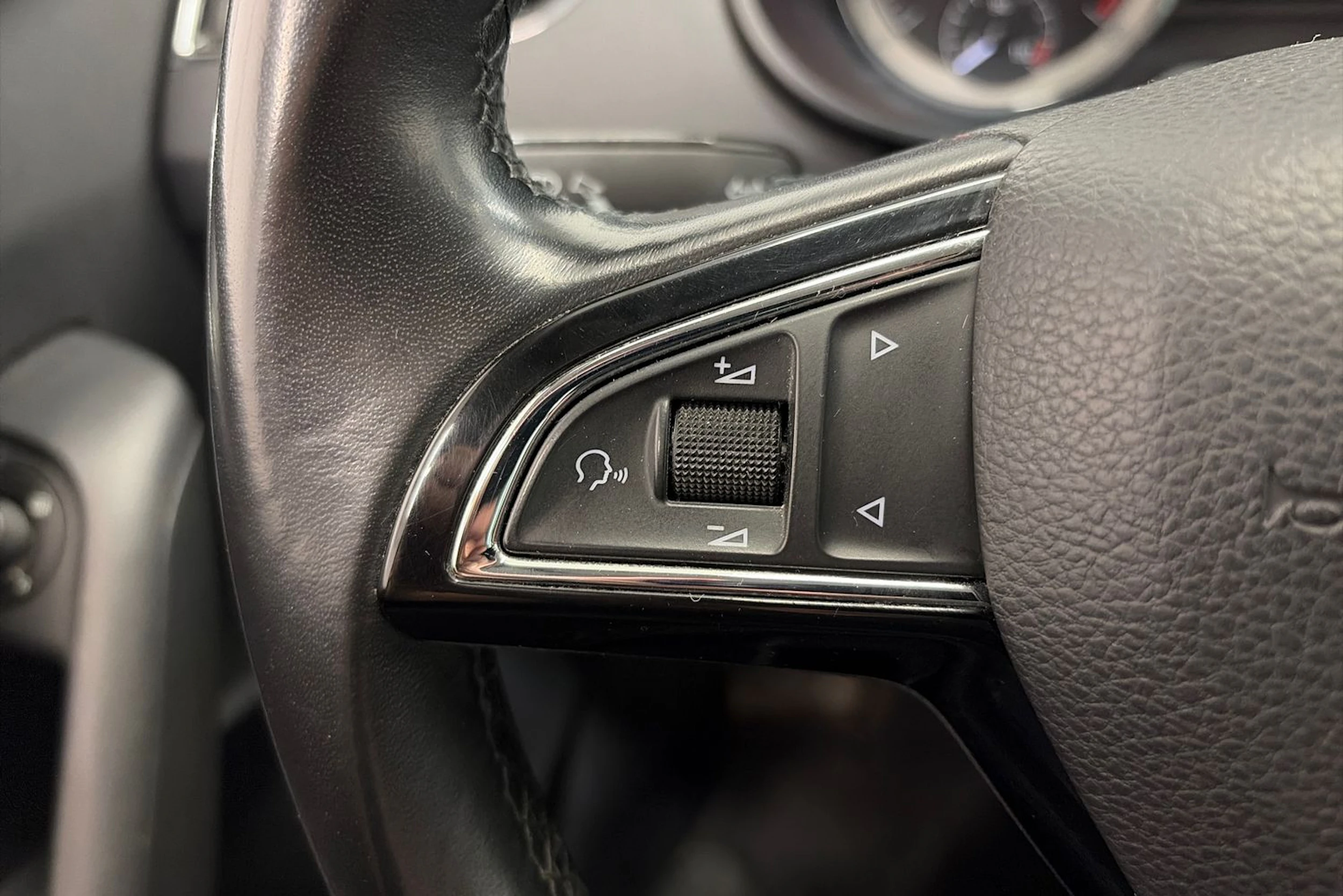 Harmaa Skoda OCTAVIA 2019 kuva 14.