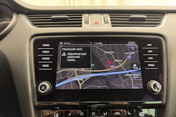 Harmaa Skoda OCTAVIA 2019 kuva 17.