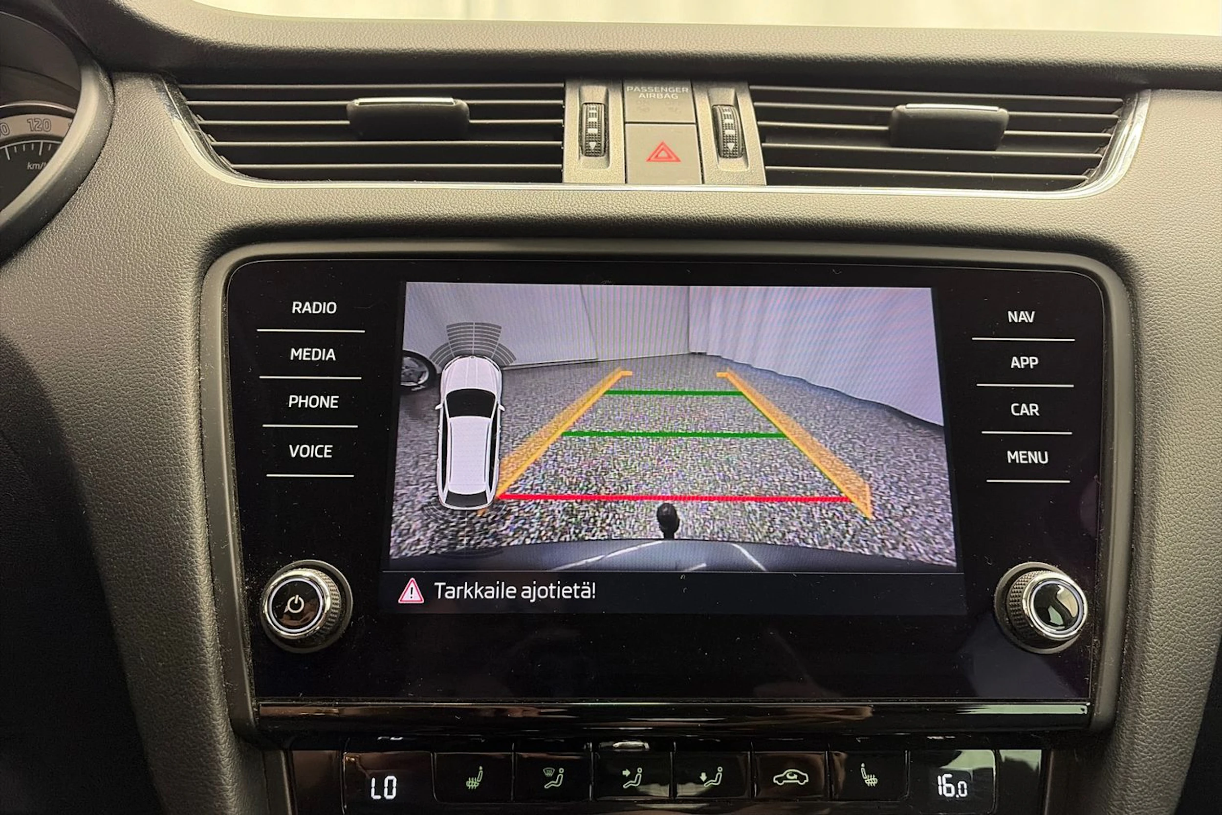 Harmaa Skoda OCTAVIA 2019 kuva 18.