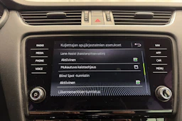 Harmaa Skoda OCTAVIA 2019 kuva 21.