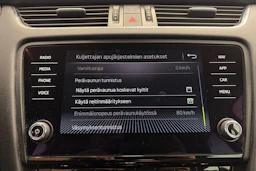 Harmaa Skoda OCTAVIA 2019 kuva 22.