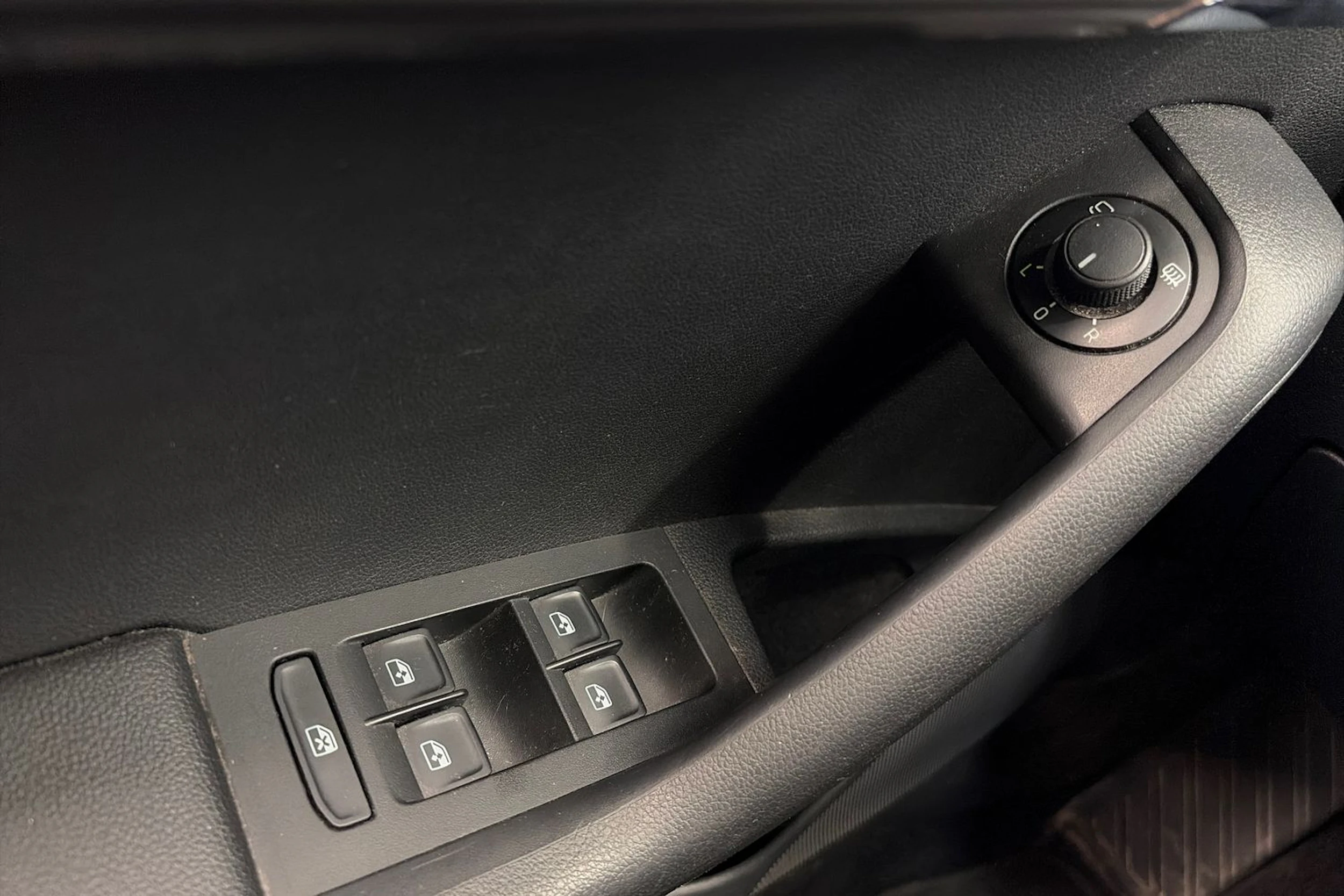 Harmaa Skoda OCTAVIA 2019 kuva 29.