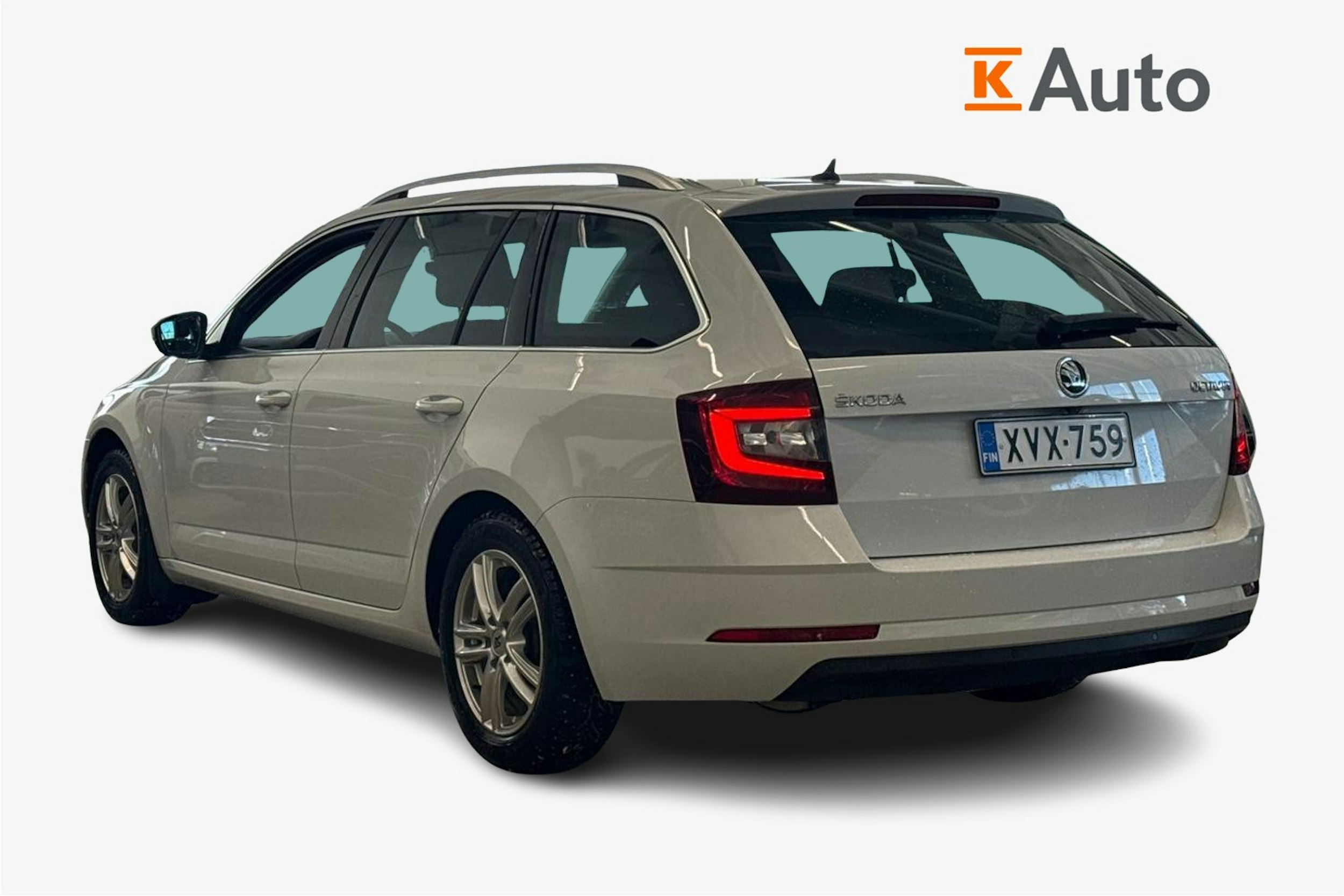 valkoinen Skoda Octavia 2019 kuva 2.