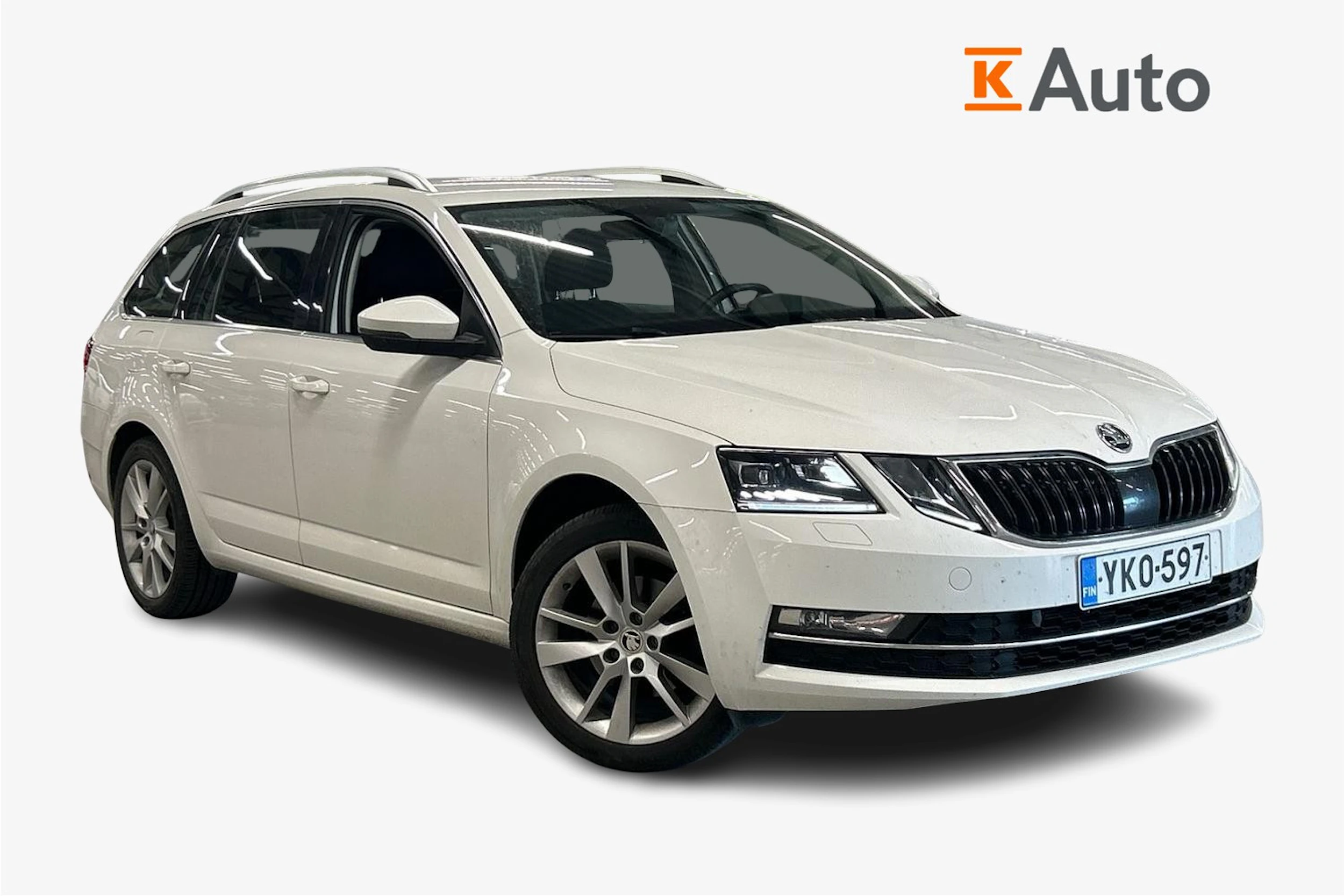 valkoinen Skoda Octavia 2019 kuva 1.