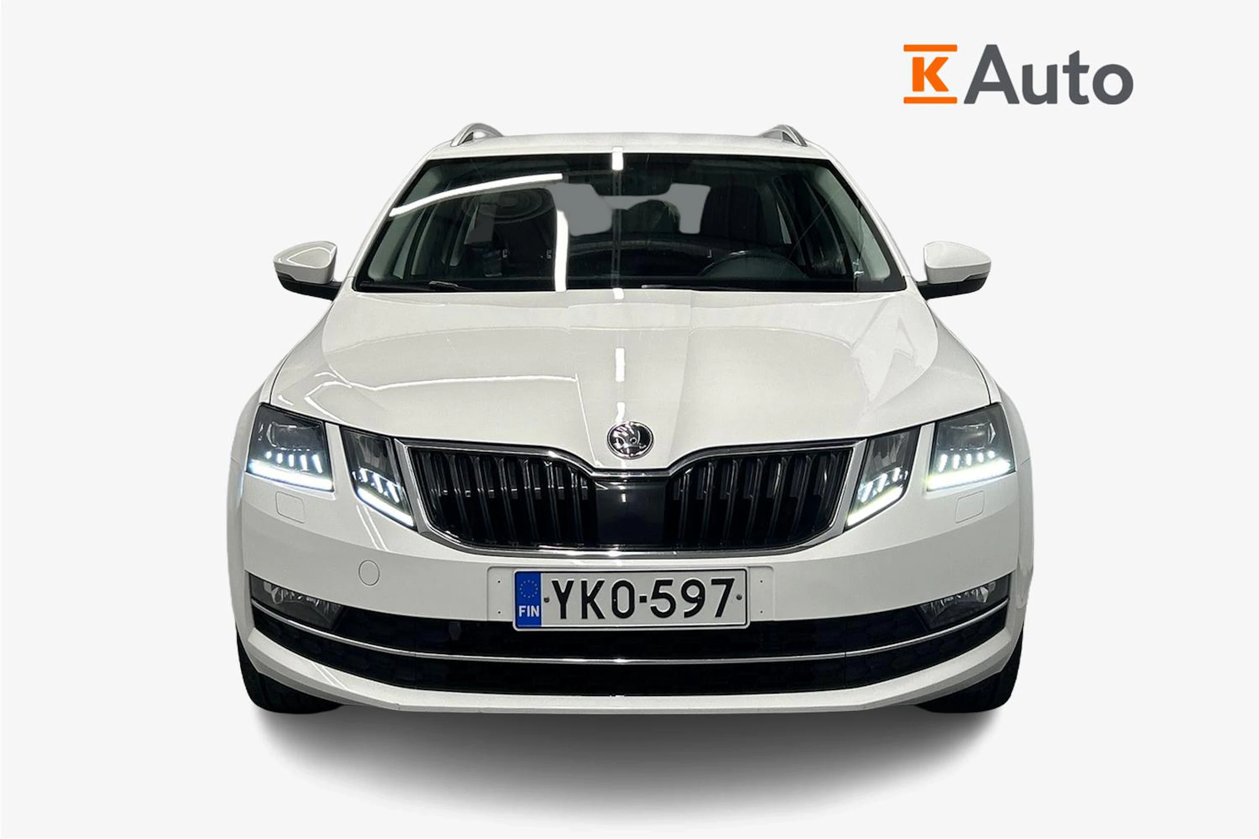 valkoinen Skoda Octavia 2019 kuva 5.
