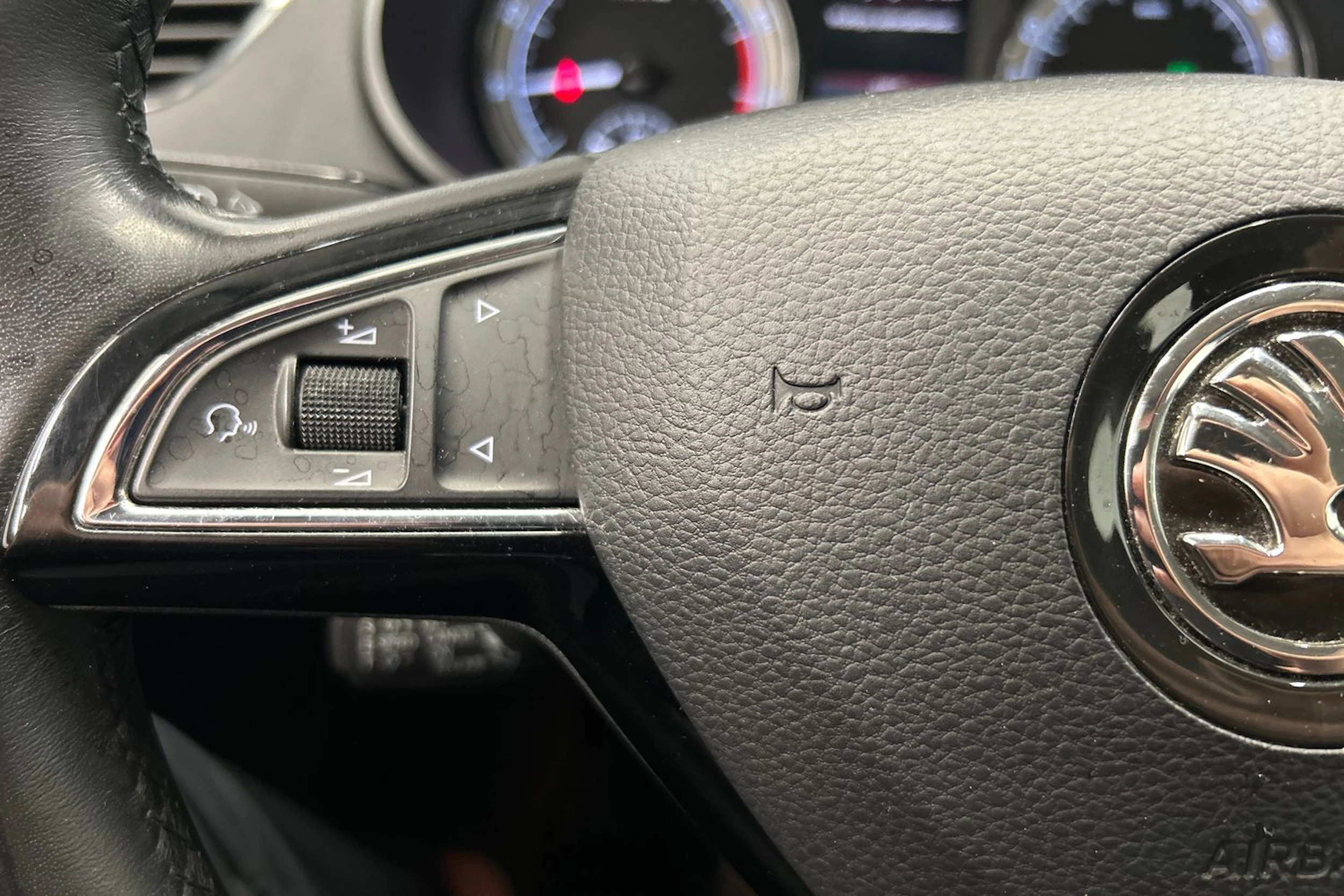 valkoinen Skoda Octavia 2019 kuva 20.