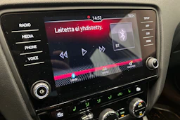valkoinen Skoda Octavia 2019 kuva 23.