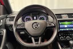 punainen Skoda Octavia 2019 kuva 16.