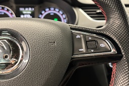 punainen Skoda Octavia 2019 kuva 18.