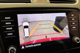 punainen Skoda Octavia 2019 kuva 22.