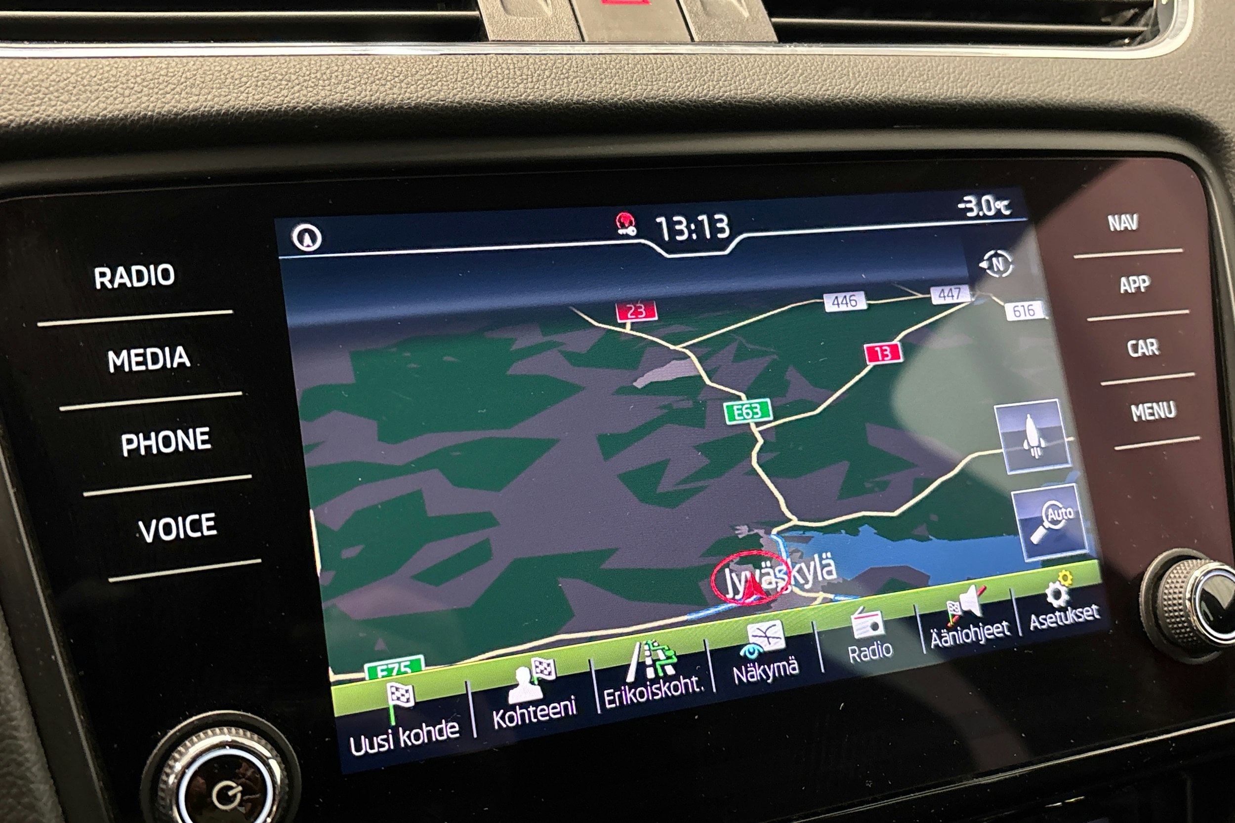 punainen Skoda Octavia 2019 kuva 23.