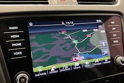 punainen Skoda Octavia 2019 kuva 23.