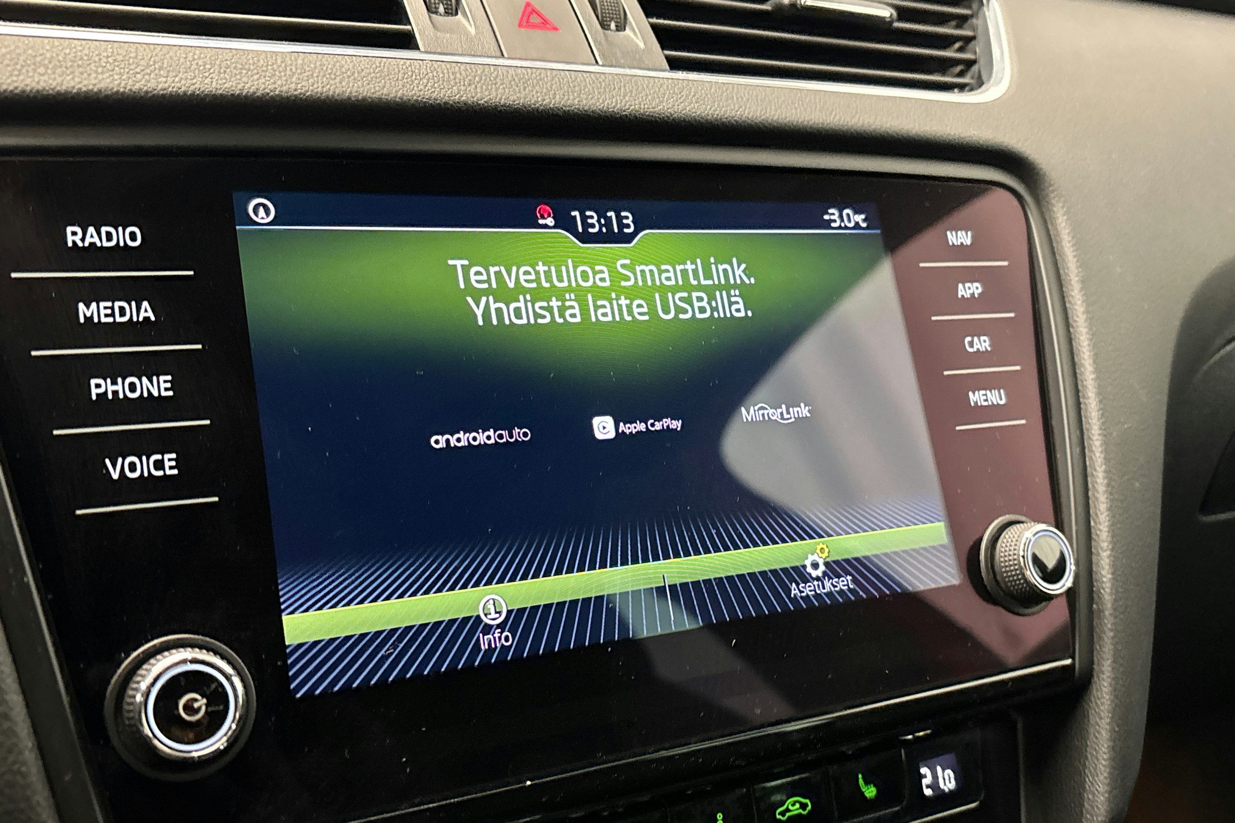 punainen Skoda Octavia 2019 kuva 24.