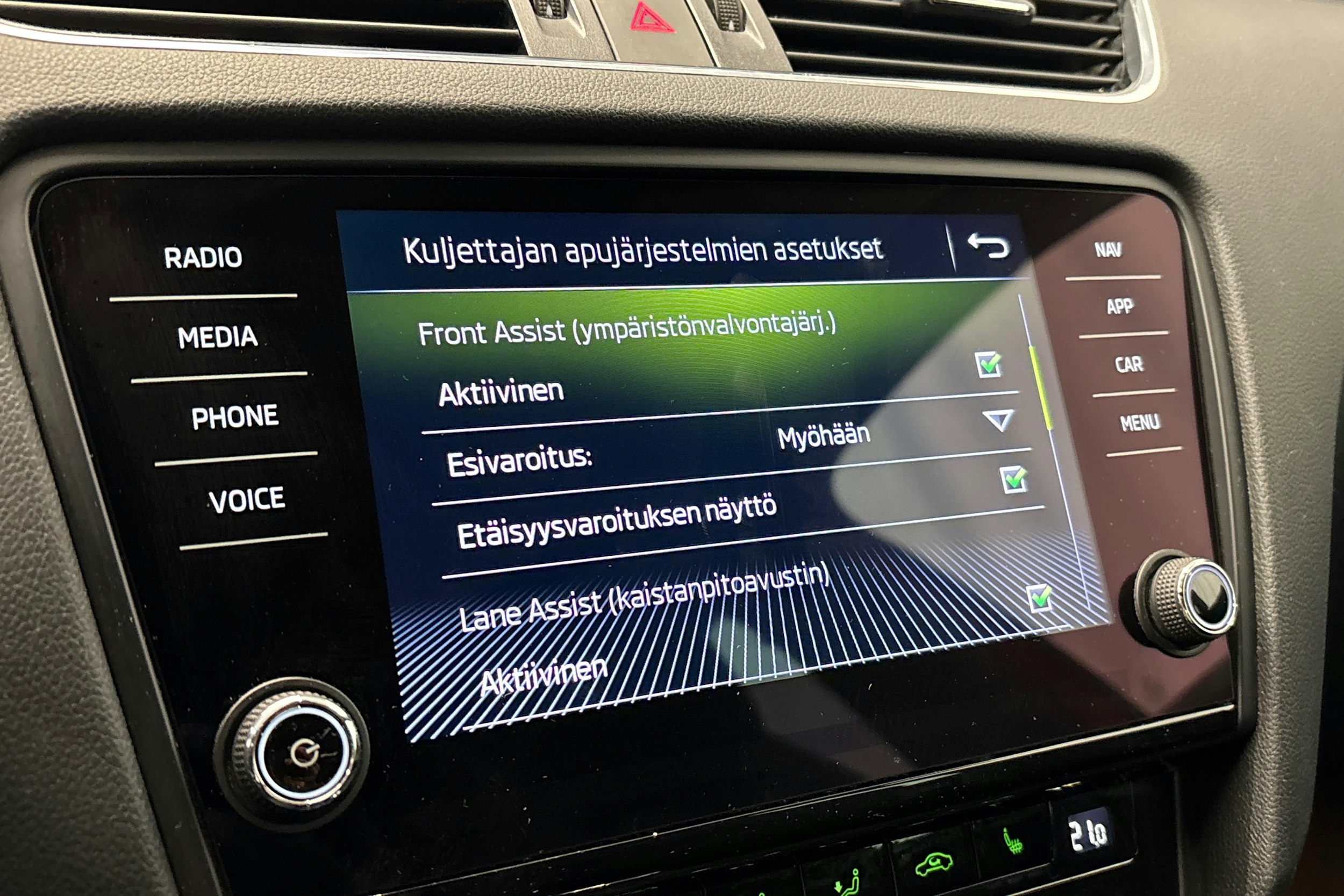 punainen Skoda Octavia 2019 kuva 26.
