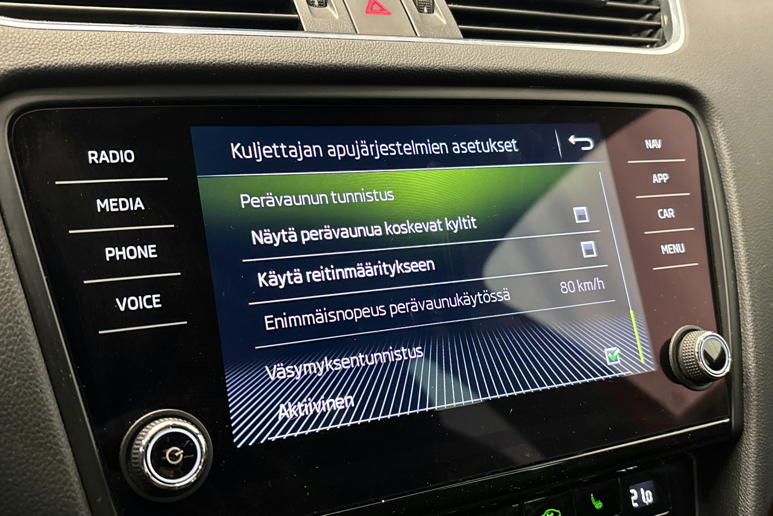 punainen Skoda Octavia 2019 kuva 28.
