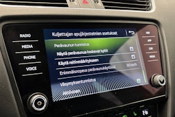 punainen Skoda Octavia 2019 kuva 28.
