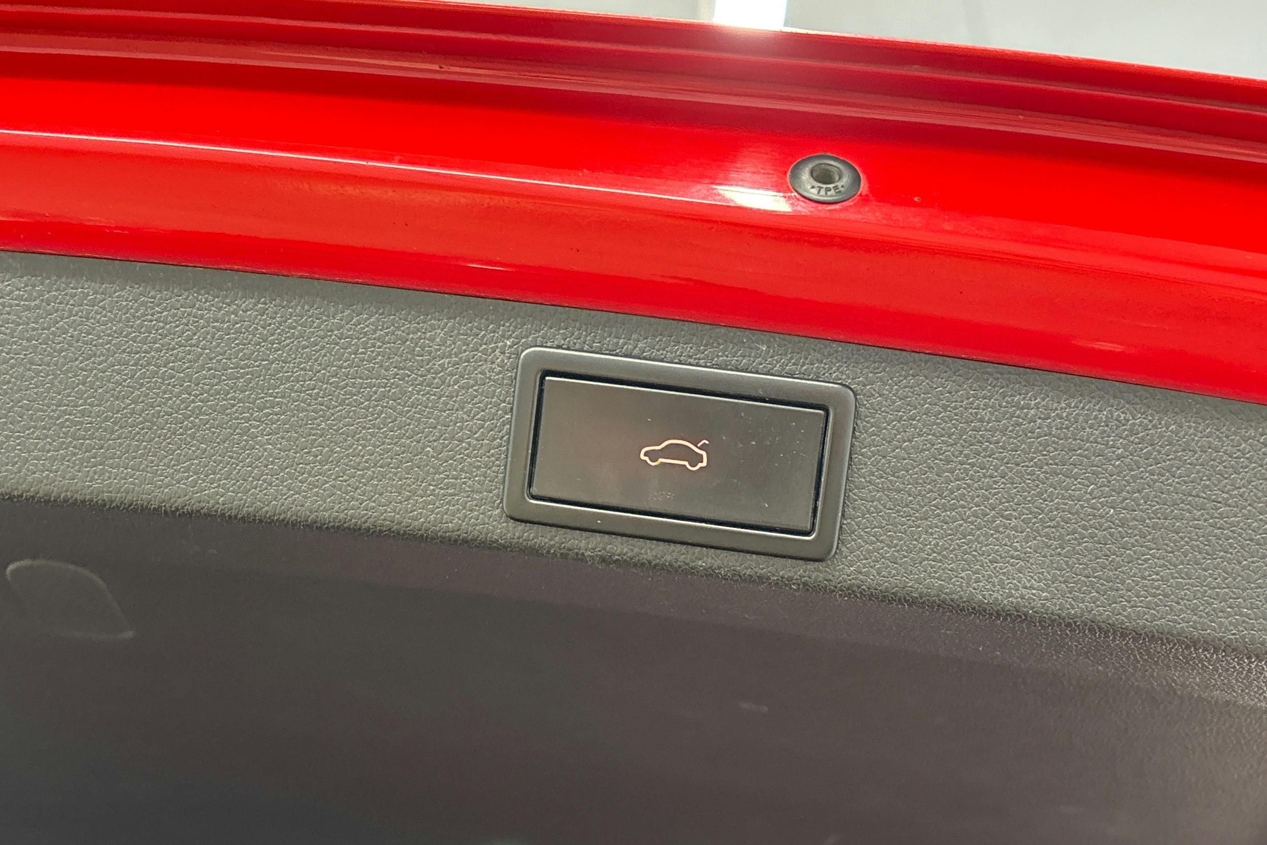 punainen Skoda Octavia 2019 kuva 35.