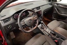 Punainen Skoda OCTAVIA 2019 kuva 3.