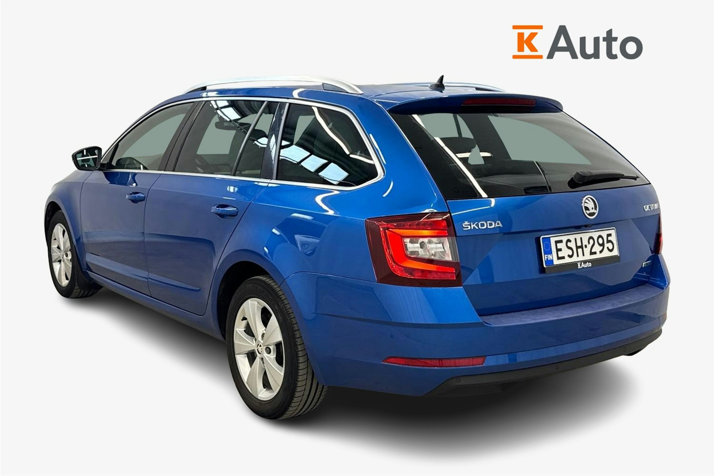 sininen Skoda Octavia 2020 kuva 2.