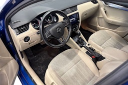 sininen Skoda Octavia 2020 kuva 7.