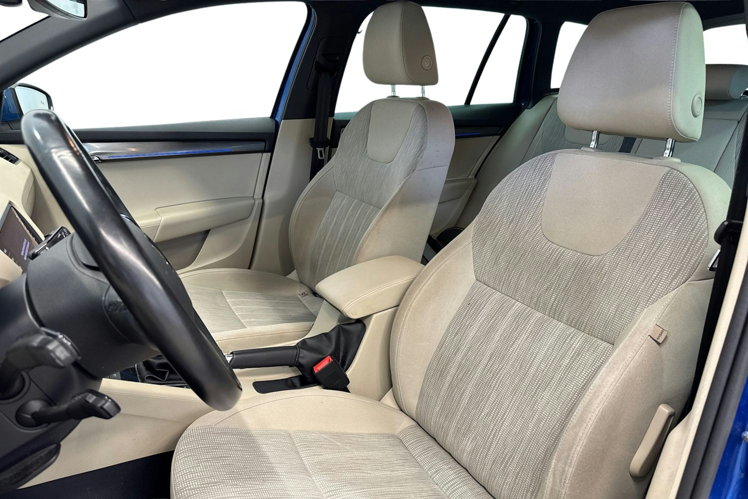 sininen Skoda Octavia 2020 kuva 10.
