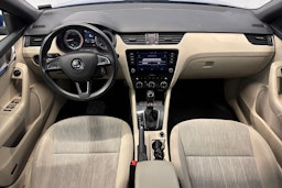 sininen Skoda Octavia 2020 kuva 13.