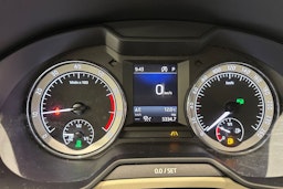sininen Skoda Octavia 2020 kuva 18.