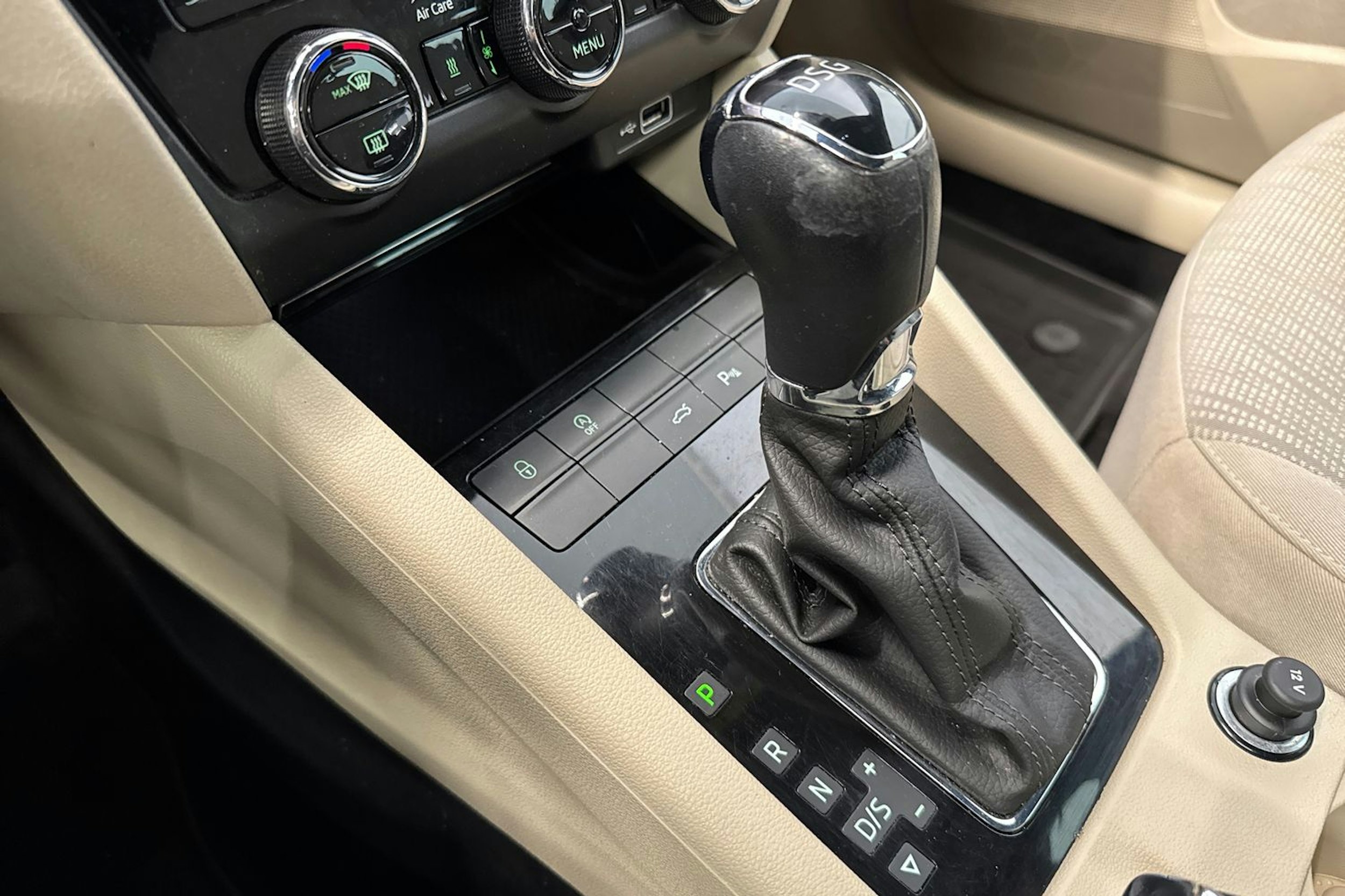 sininen Skoda Octavia 2020 kuva 20.