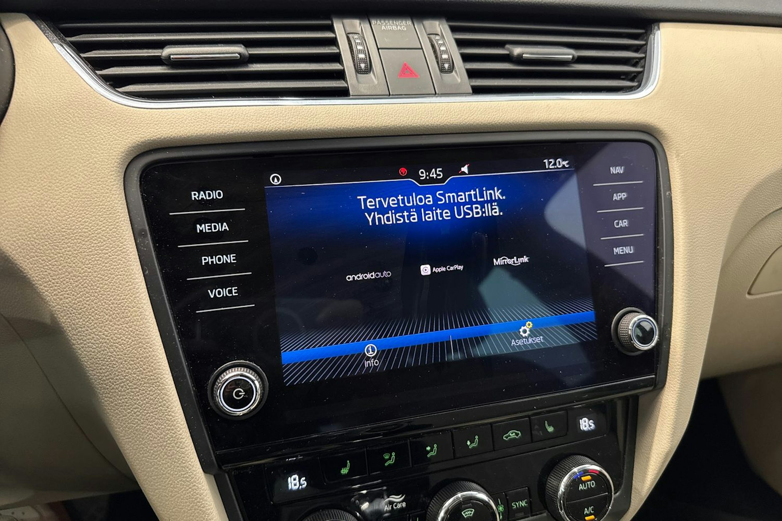 sininen Skoda Octavia 2020 kuva 26.