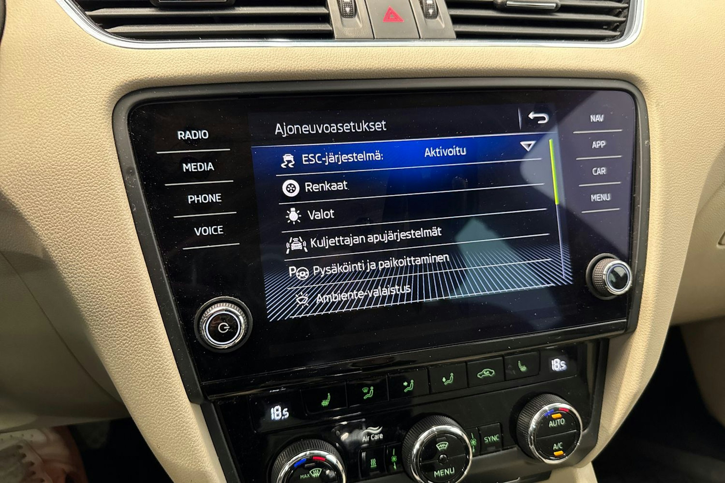 sininen Skoda Octavia 2020 kuva 27.
