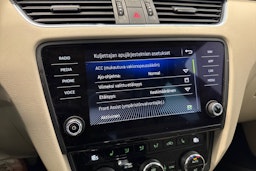 sininen Skoda Octavia 2020 kuva 29.