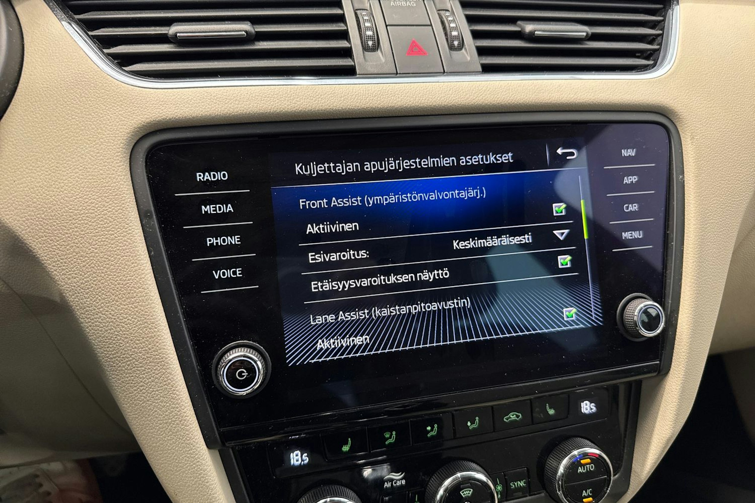 sininen Skoda Octavia 2020 kuva 30.