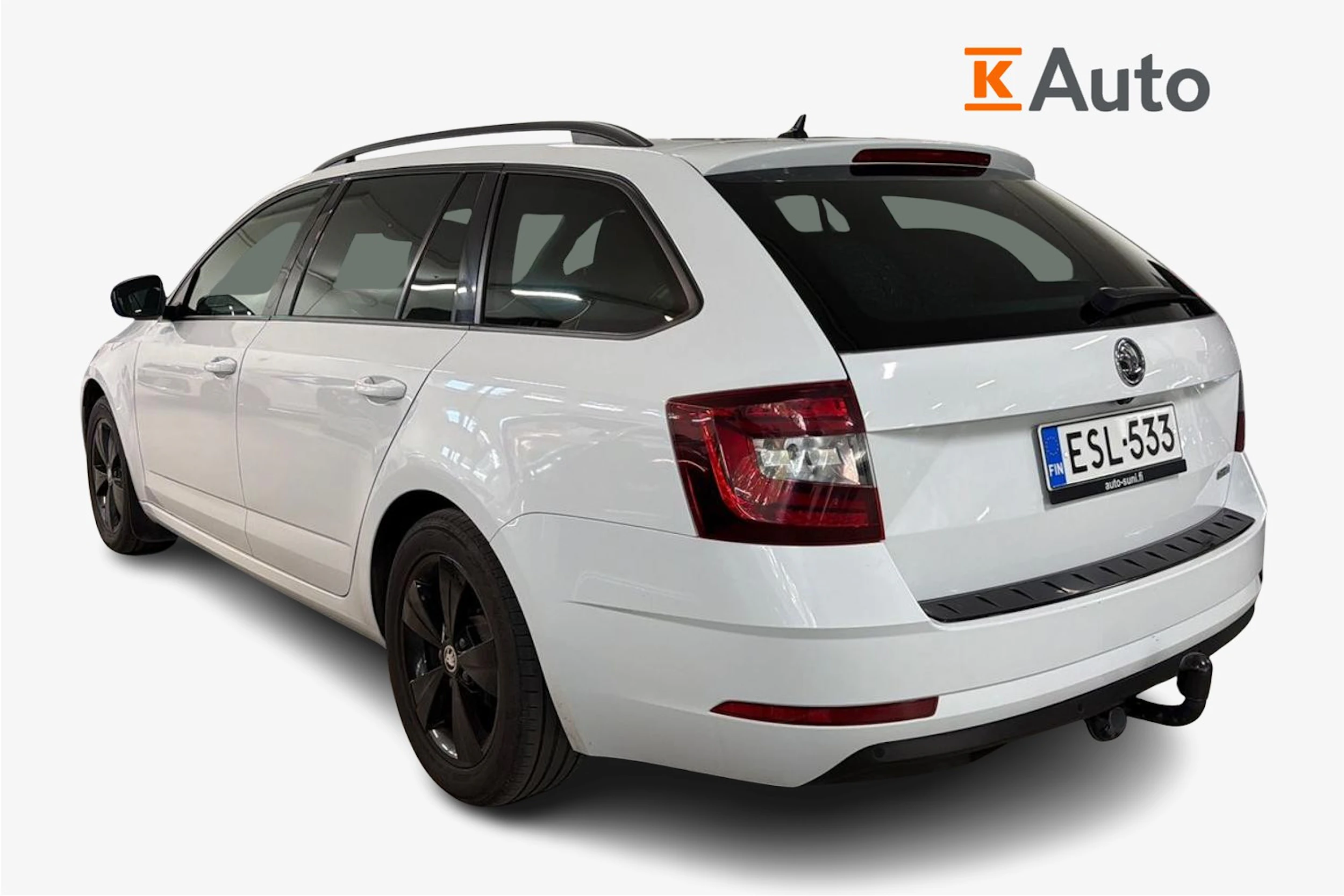 valkoinen Skoda Octavia 2020 kuva 2.