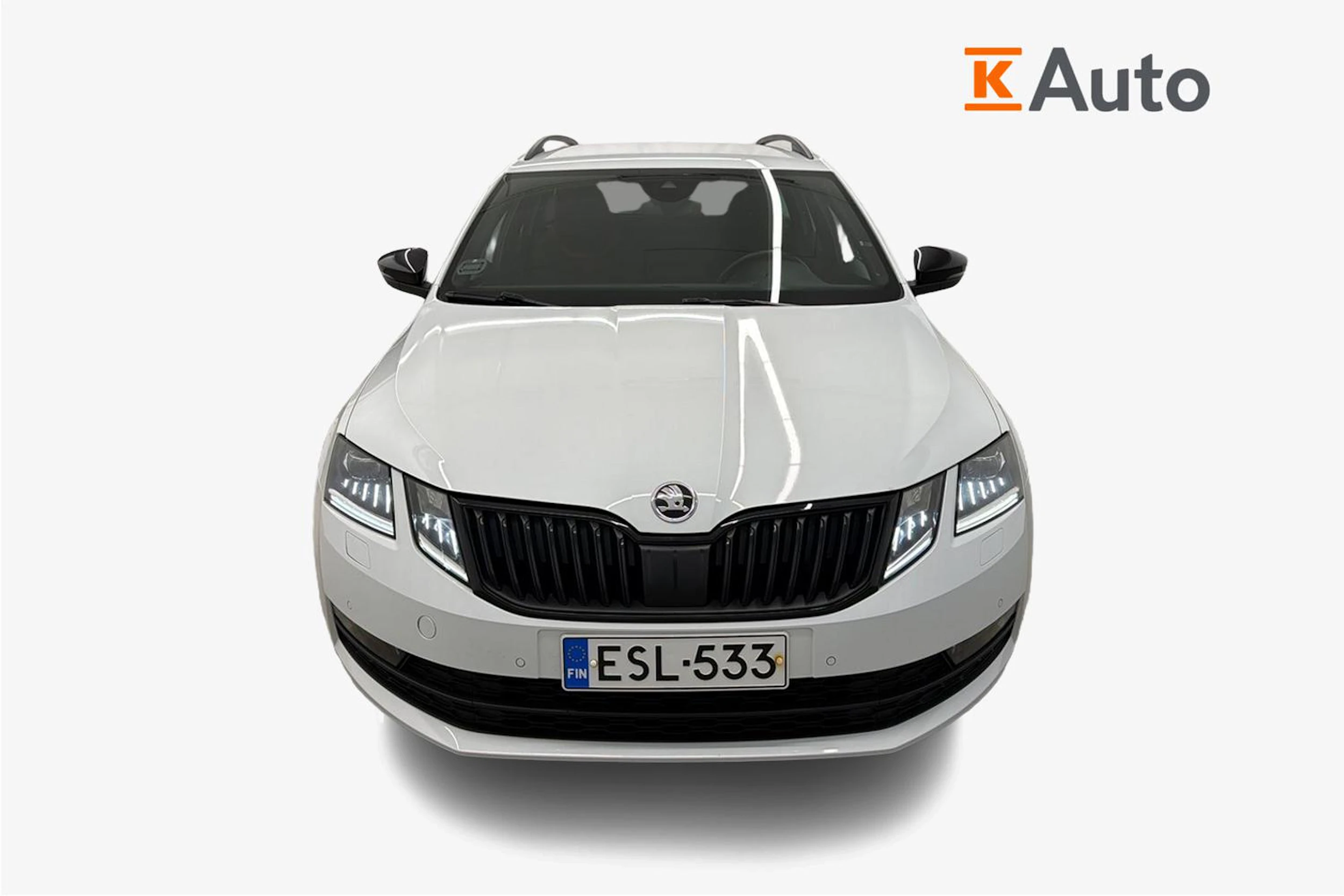 valkoinen Skoda Octavia 2020 kuva 4.