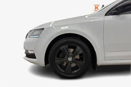 valkoinen Skoda Octavia 2020 kuva 9.