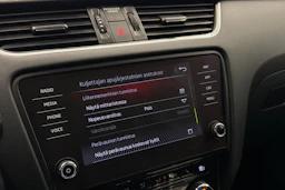 valkoinen Skoda Octavia 2020 kuva 29.