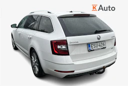 valkoinen Skoda Octavia 2020 kuva 2.