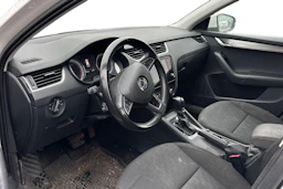 valkoinen Skoda Octavia 2020 kuva 3.