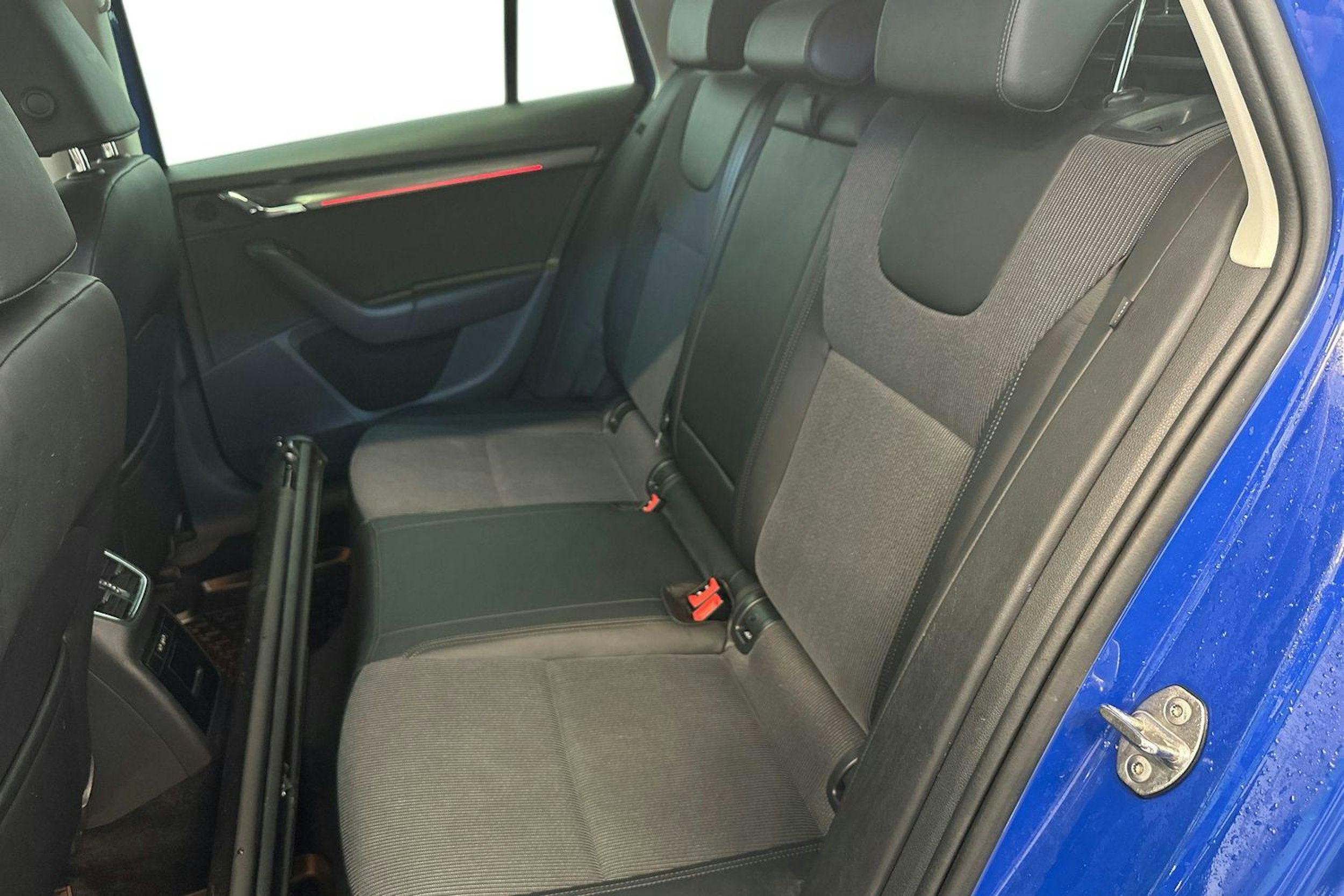 sininen Skoda Octavia 2020 kuva 10.