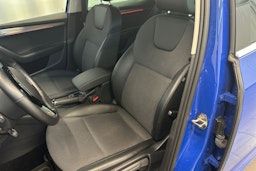 sininen Skoda Octavia 2020 kuva 16.