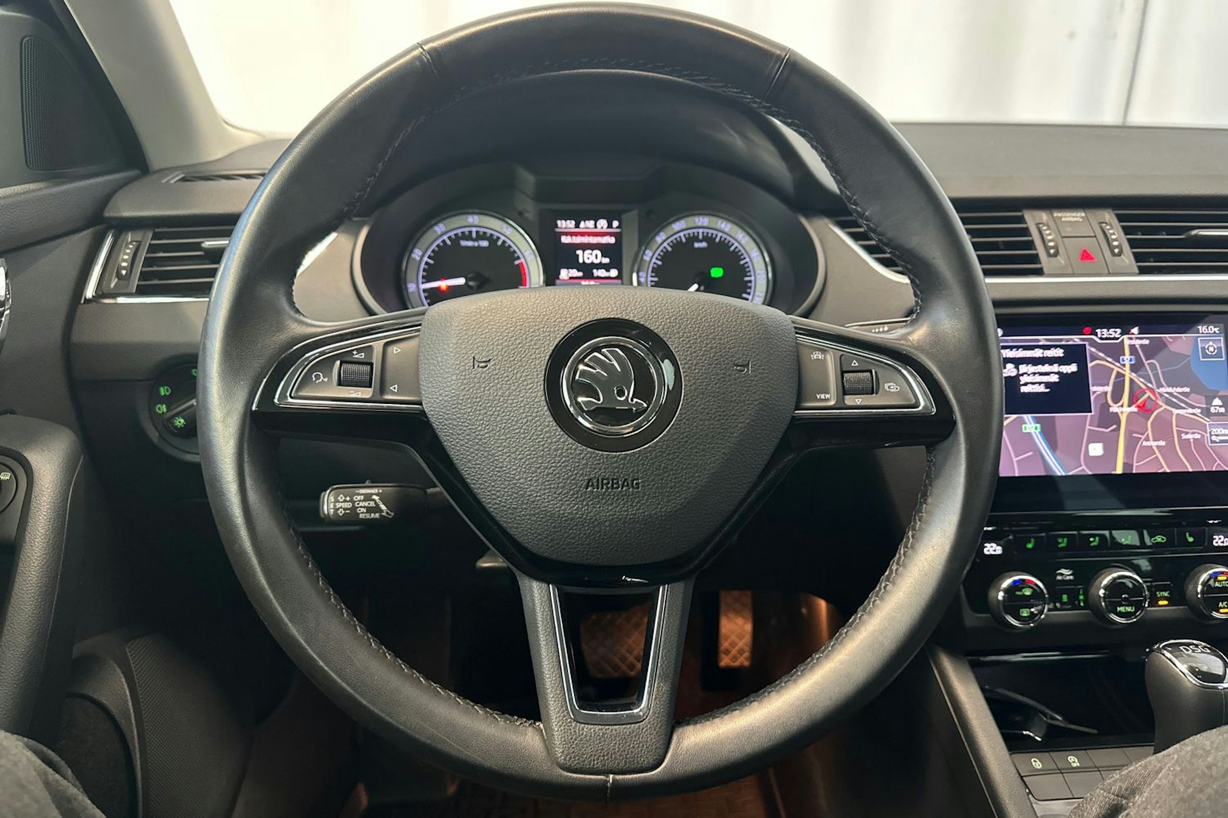 sininen Skoda Octavia 2020 kuva 18.