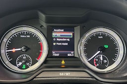 sininen Skoda Octavia 2020 kuva 22.