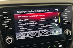 sininen Skoda Octavia 2020 kuva 25.