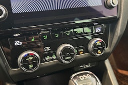 sininen Skoda Octavia 2020 kuva 28.
