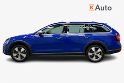 sininen Skoda Octavia 2020 kuva 6.