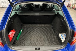 sininen Skoda Octavia 2020 kuva 14.