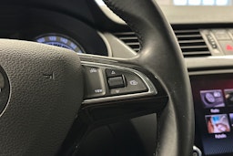 sininen Skoda Octavia 2020 kuva 20.