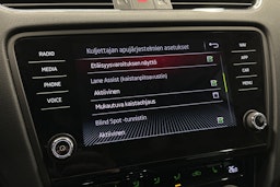 sininen Skoda Octavia 2020 kuva 25.