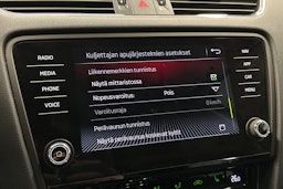 sininen Skoda Octavia 2020 kuva 26.